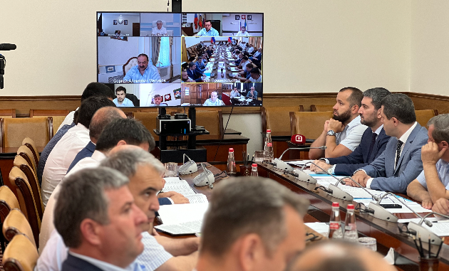 Сергей Меликов провёл совещание по актуальным для дагестанцев вопросам