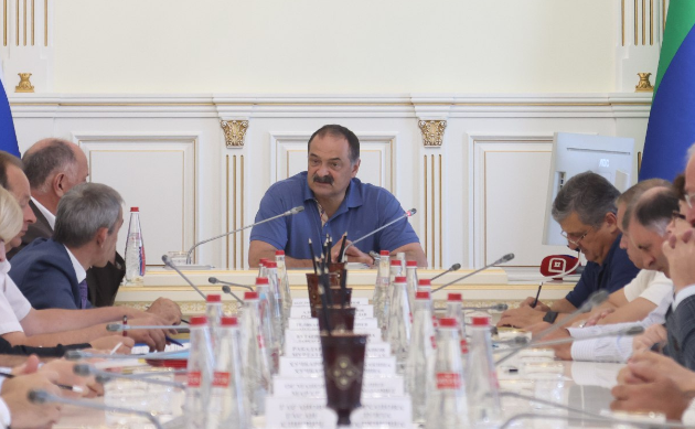 Сергей Меликов провёл заседание оргкомитета по подготовке к празднованию юбилея поэта Расула Гамзатова