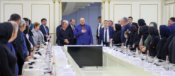 Сергей Меликов встретился с семьями военнослужaщих