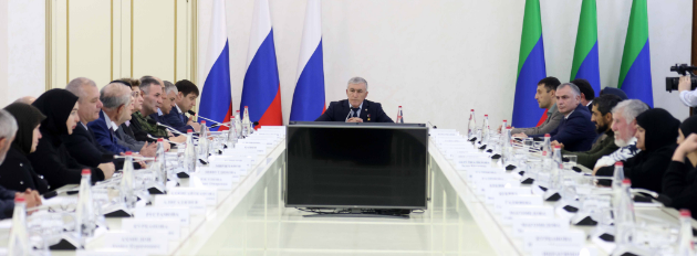 По поручению главы Дагестана Магомед Баачилов встретился с семьями военнослужащих