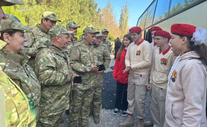 Во встрече Главы Республики Сергея Меликова с военнослужащими батальона «Каспий» приняли участие Обучающиеся Центра развития талантов