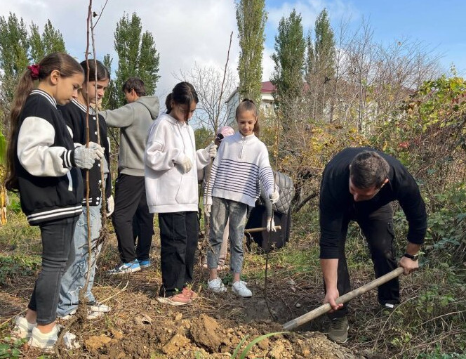 В Центре развития талантов "Альтаир" прошла акция "Сад памяти"