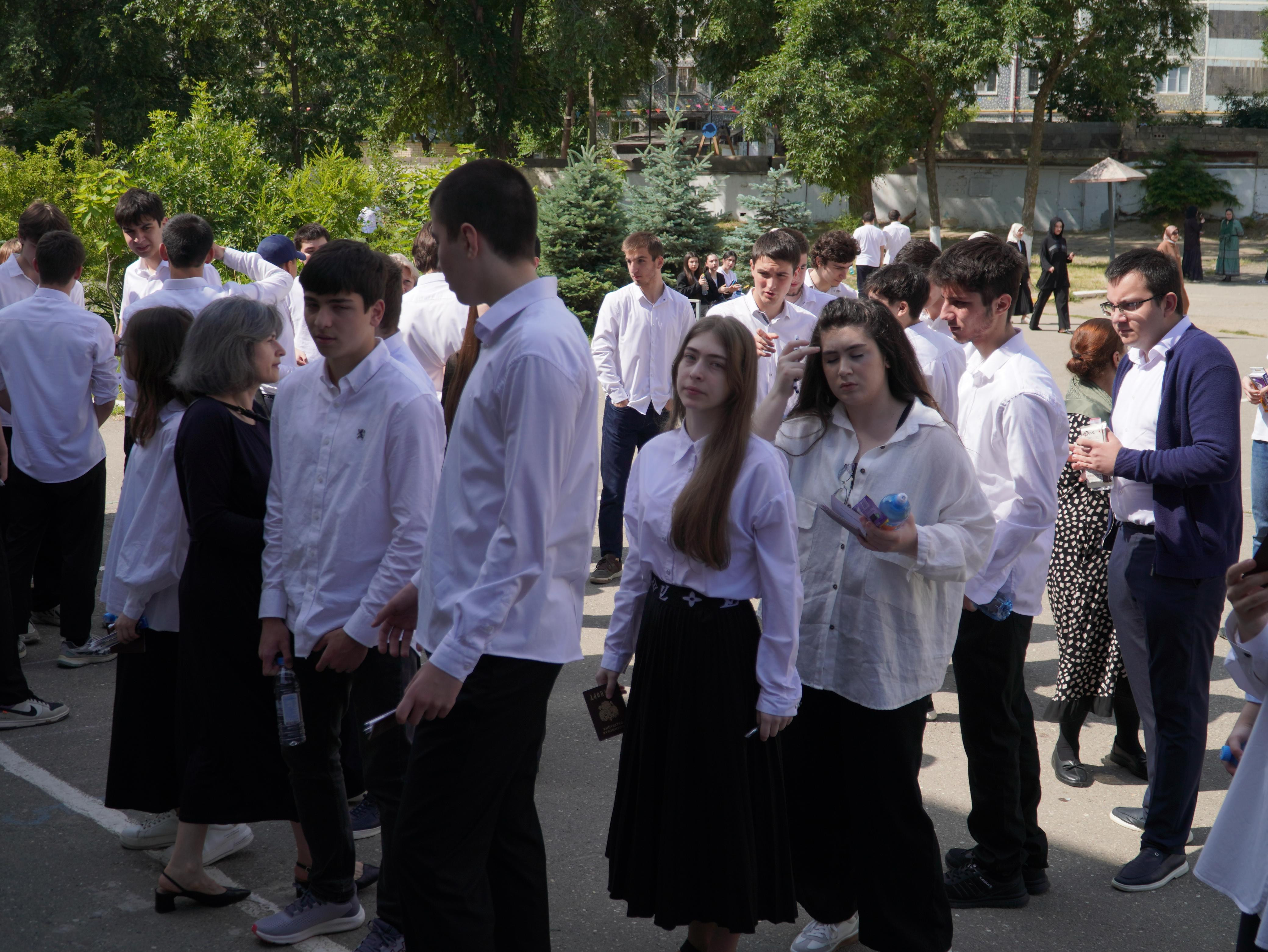 2 июня выпускники сдают ЕГЭ по обществознанию и физике