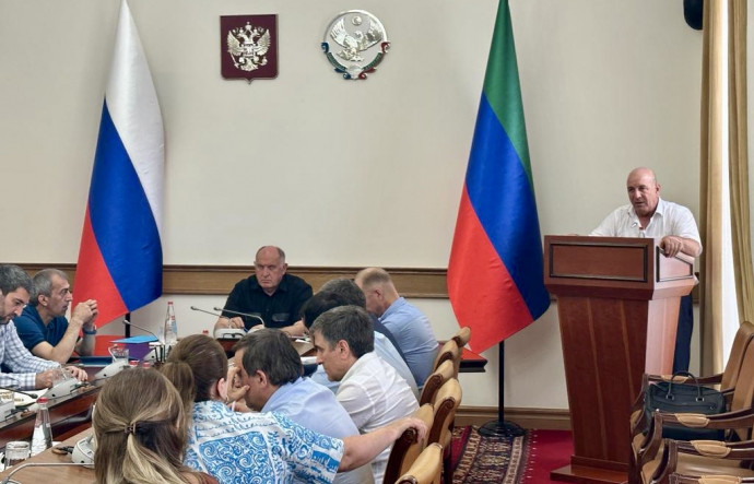 Правительство РД примет меры по укреплению платежной дисциплины в сфере ЖКХ