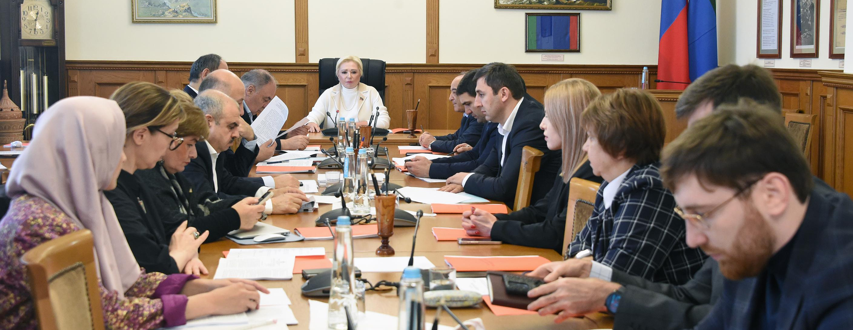 Законопроект о бюджете Республики Дагестан обсудили сегодня в Народном собрании РД