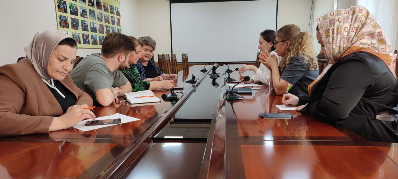 В Минобрнауки РД обсудили вопросы проведения профильных смен для активных участников детских общественных движений