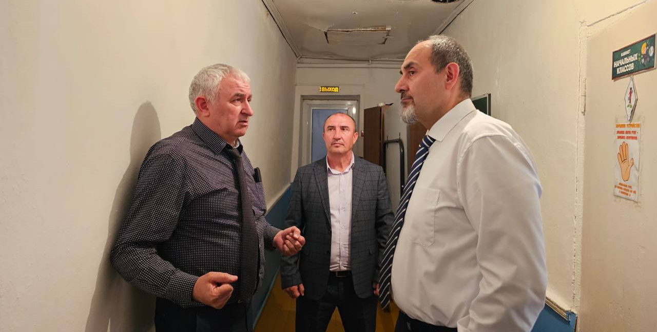 Делегация во главе с министром образования и науки Дагестана осмотрела школы Ахвахского района