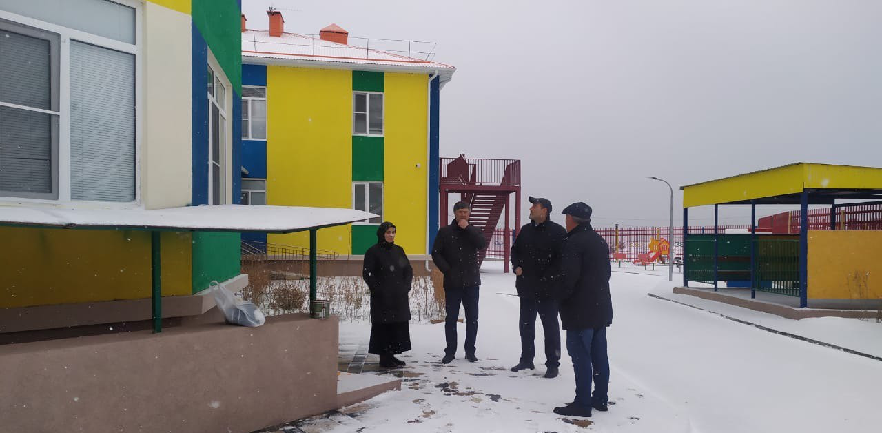 Сегодня Яхья Бучаев в рамках совещания по актуальным вопросам повышения качества образования в Унцукульском районе посетил с рабочим визитом несколько образовательных учреждений