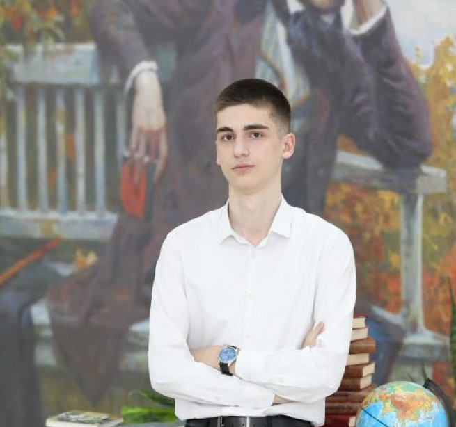 Выпускник лицея №39 Махачкалы Гамид Алиев набрал 100 баллов на ЕГЭ по профильной математике