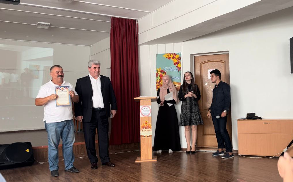 День учителя отпраздновали в Каспийском колледже