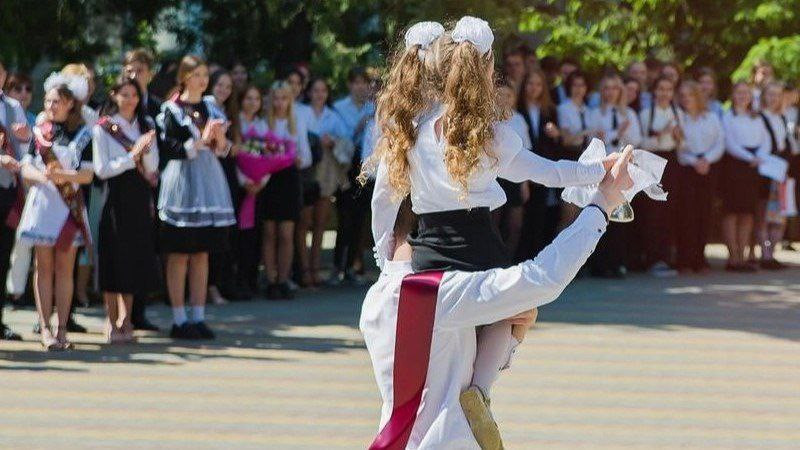 Последний звонок пройдет в школах республики