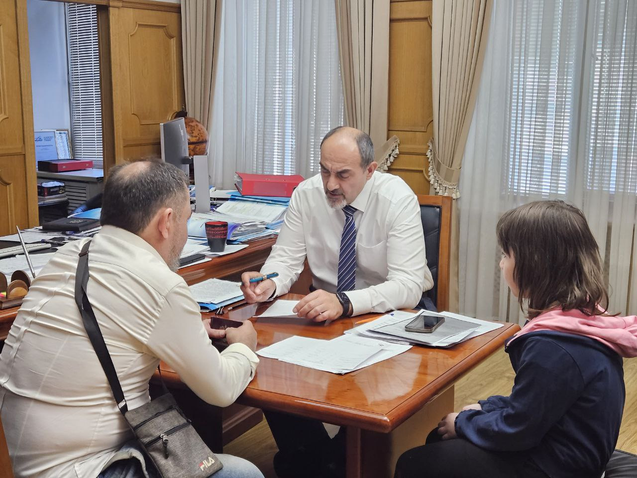 Яхья Бучаев провел личный прием граждан