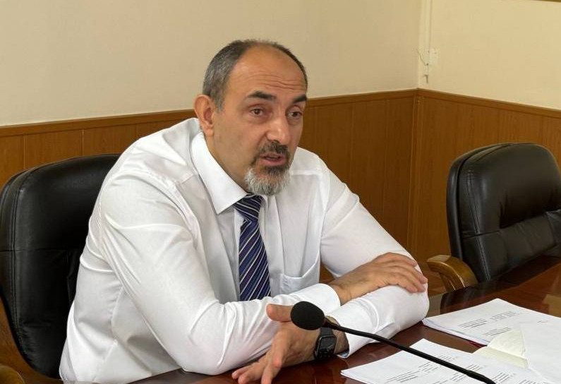 Министр образования и науки Дагестана провел онлайн-совещание с руководителями управлений образования
