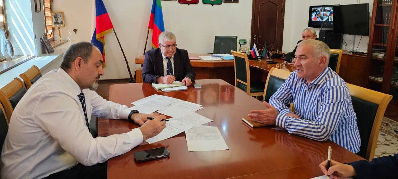 Яхья Бучаев провел выездной прием граждан в Ахвахском районе
