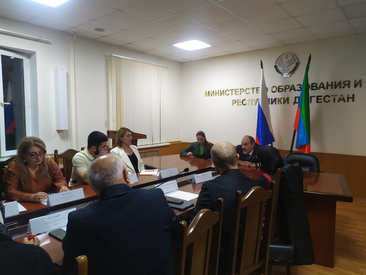 В Министерстве образования и науки РД прошло совещание, посвященное актуальным вопросам развития сферы образования в частных общеобразовательных организациях республики.
