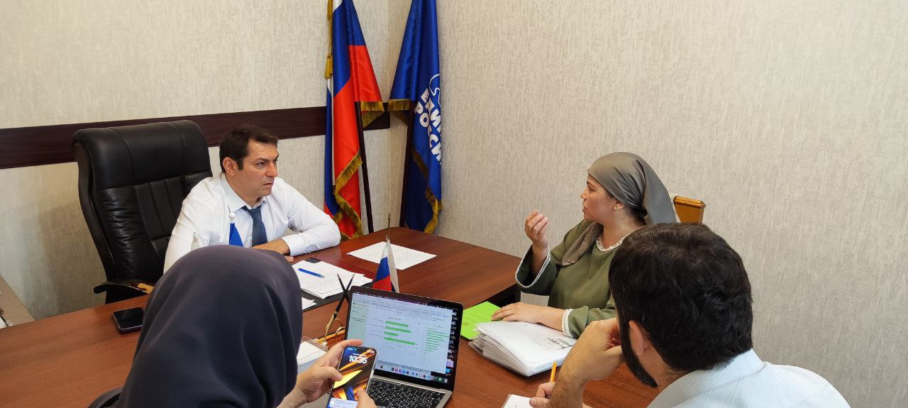 Замминистра образования и науки Дагестана провел личный прием граждан