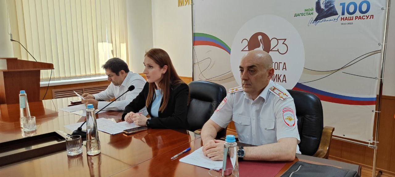 Совещание с руководителями автошкол прошло в Дагестане