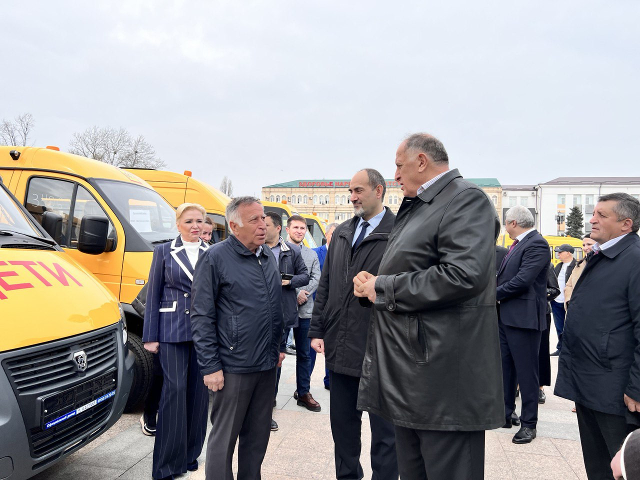23 новых автобуса передали школам муниципалитетов республики