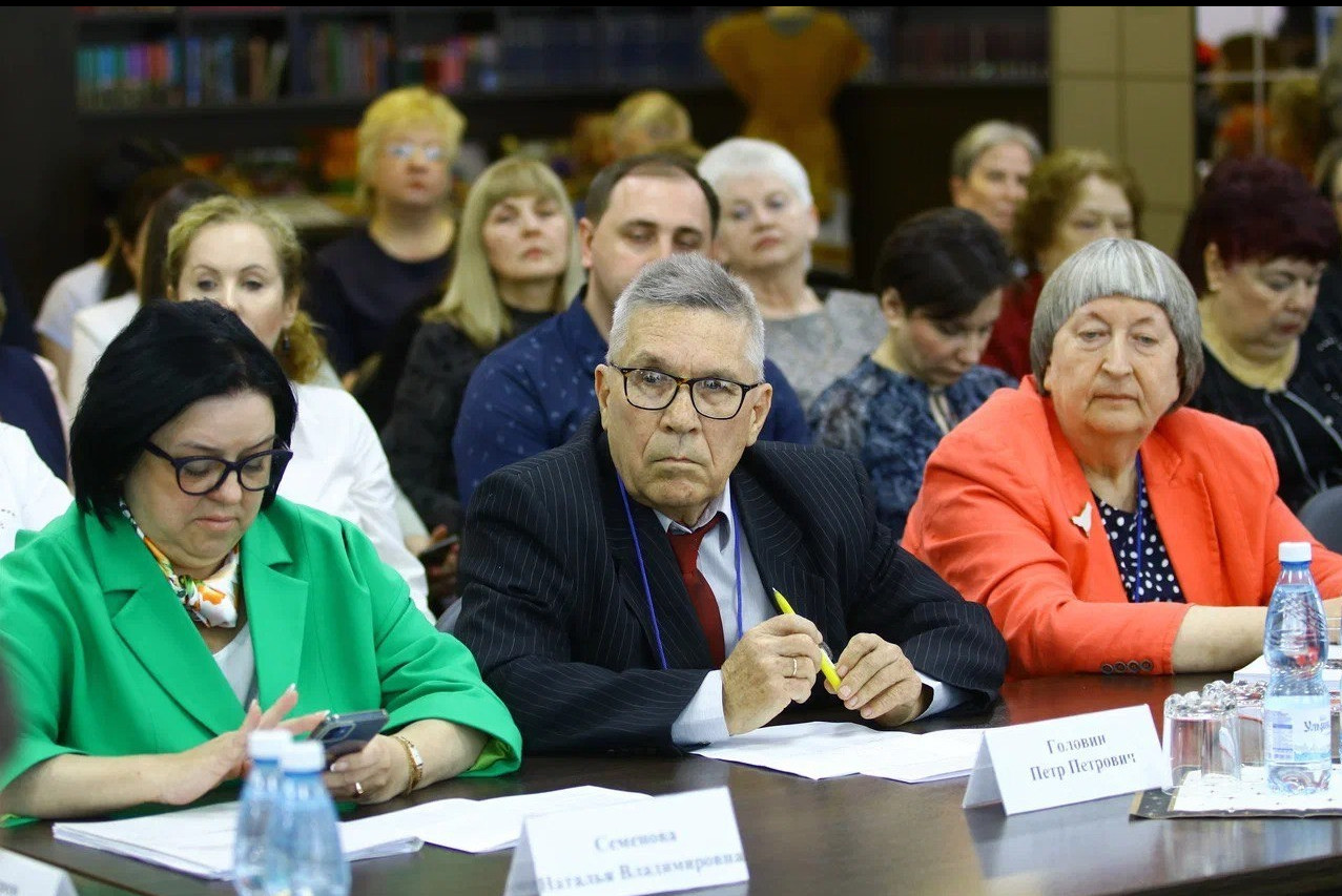 В Ульяновске открылся первый Всероссийский съезд народных учителей