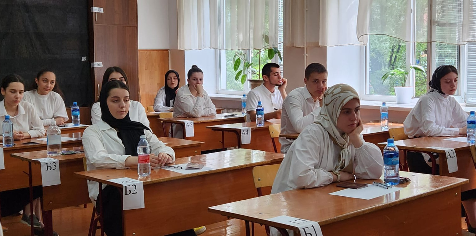 Выпускники 11-х классов сдали ЕГЭ по русскому языку
