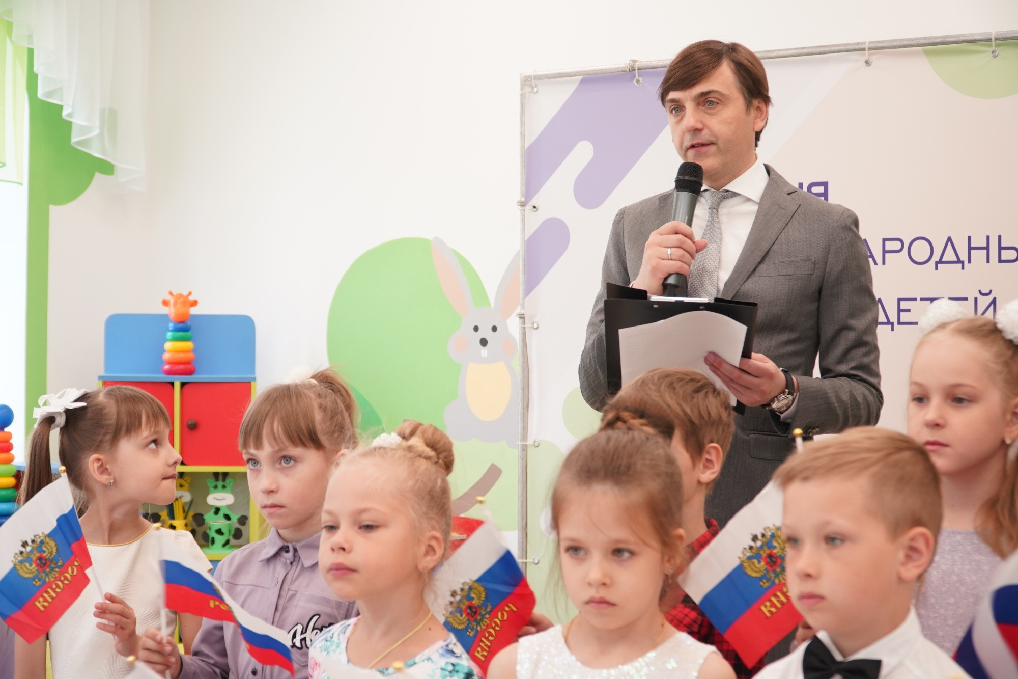 Более 1,6 тысячи детских садов построено по национальному проекту «Демография»