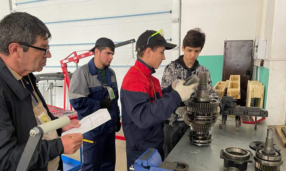 Студенты колледжей Дагестана стали участниками открытия чемпионата профессионального мастерства