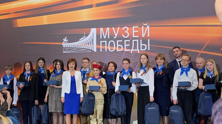 Абсолютных победителей и призеров конкурса сочинений и фестиваля музеев «Без срока давности» наградили в Москве