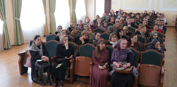 Мониторинг управленческой команды школ – участниц проекта «500+» прошла в ДИРО