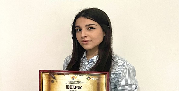 Студентка Автомобильно-дорожного колледжа стала победителем в конкурсе художественного слова «Мой Дагестан»