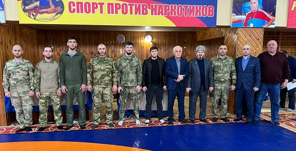 Первенство по вольной борьбе, посвященное памяти погибших в в специальной военной операции, прошло в Дагестане