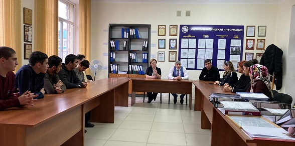 В Автомобильно-дорожном колледже прошло заседание команды волонтеров