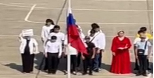 Торжественная церемония поднятия Государственного флага и исполнения гимна прошли в стенах Колледжа архитектуры и строительства