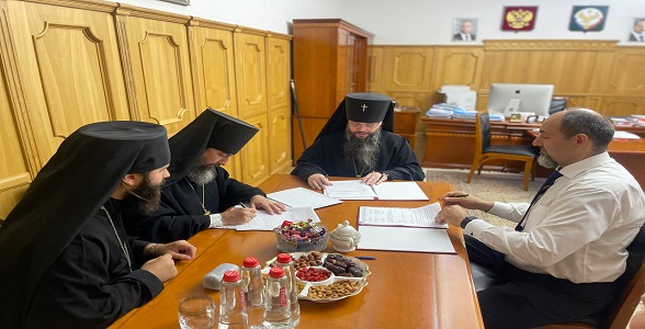 Яхья Бучаев подписал протокол межрегионального этапа конкурса «За нравственный подвиг учителя»