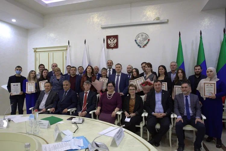 В Дагестане наградили победителей республиканского конкурса «Лучший молодой ученый 2021 года»
