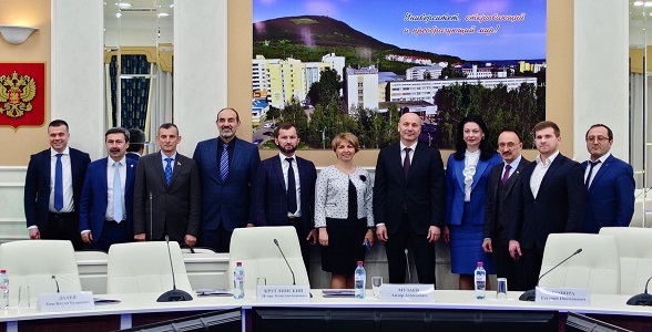 Руководитель Рособрнадзора провел совещание по подготовке в ГИА в регионах СКФО