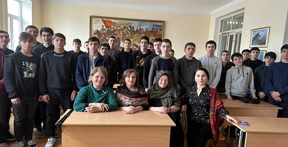 Книжная выставка прошла в Автомобильно-дорожном колледже