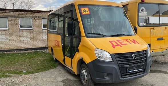 Комсомольская СОШ Кизилюртовского района получила новый мини-автобус