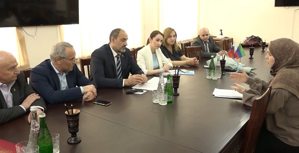 Министр образования и науки РД Яхья Бучаев провёл приём граждан в Буйнакске
