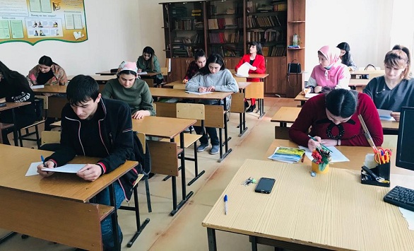 Студенты Дербентского профессионально-педагогического колледжа им. Г.Б. Казиахмедова написали олимпиаду по русскому языку