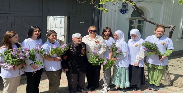 Первокурсники медицинского колледжа приняли участие в акции «Помним! Любим! Гордимся!»