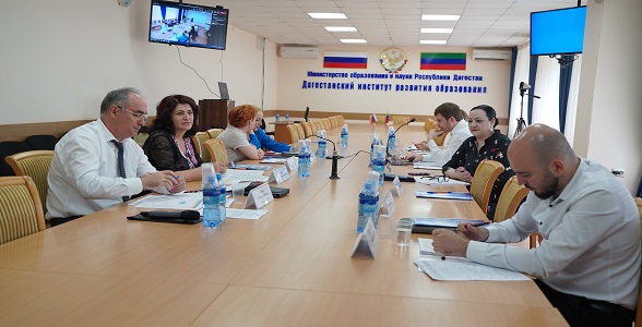 Аттестация кандидатов на должности руководителей государственных образовательных организаций прошла в ДИРО