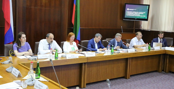 Совещание по вопросам ликвидации трехсменного обучения прошло в Дагестане