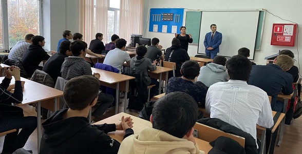 Беседа об истории образования ДАССР прошла в Автомобильно-дорожном колледже