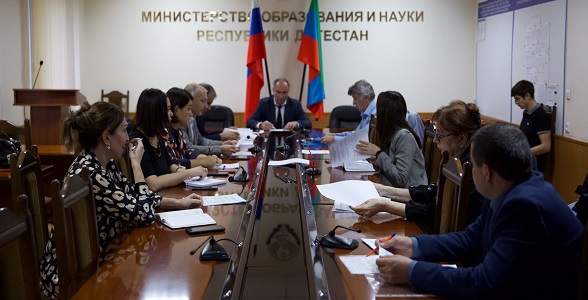 Магомед Абидов провел рабочую встречу с представителями высшей школы