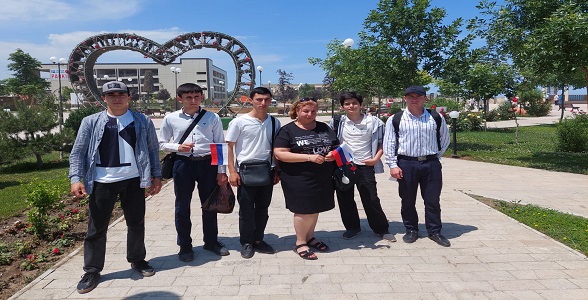 Акция «Ленточка-триколор» прошла в Железнодорожном колледже