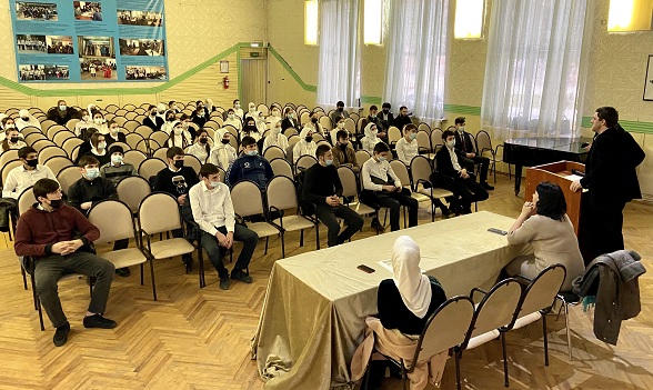 В Профессионально-педагогическом колледже имени З.Н. Батырмурзаева состоялась встреча студентов с межведомственной группой по противодействию идеологи