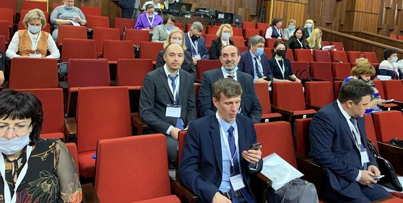 Врио министра образования и науки РД Яхья Бучаев участвует во Всероссийском совещании