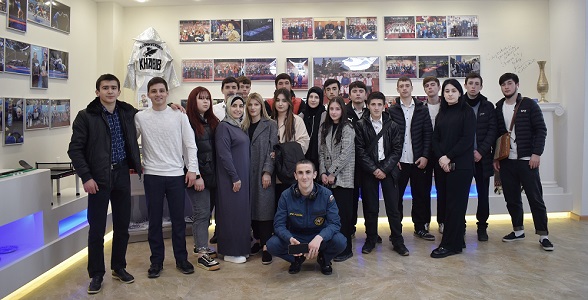 Студенты Индустриально-педагогического колледжа побывали на экскурсии в Музее спортивной славы Дагестана