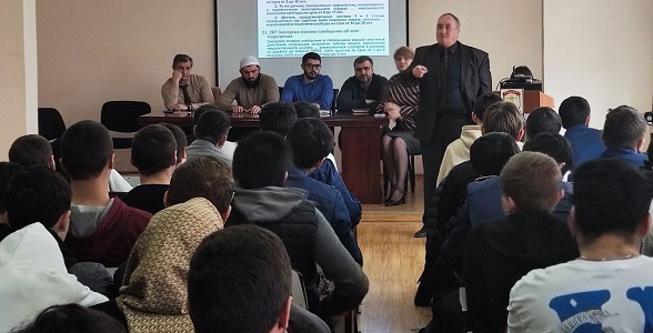 Профилактику терроризма в молодёжной среде обсудили в Железнодорожном колледже Дербента