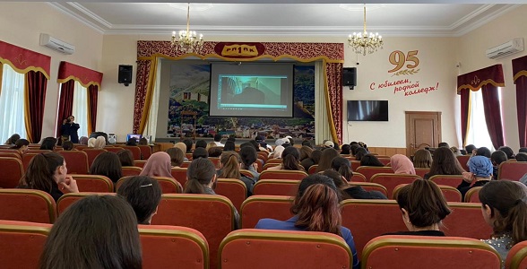 Профилактическая беседа прошла в Дербентском профессионально-педагогическом колледже